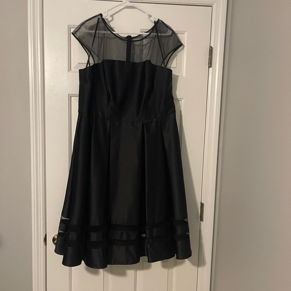 Beautiful Betsy & Adam dress. EUC